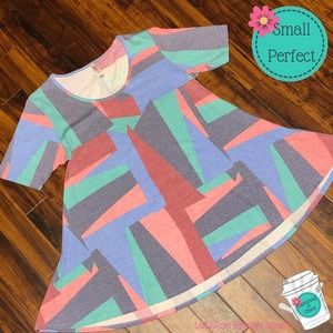 Geometric LuLaRoe Perfect Tee, Small, NWT